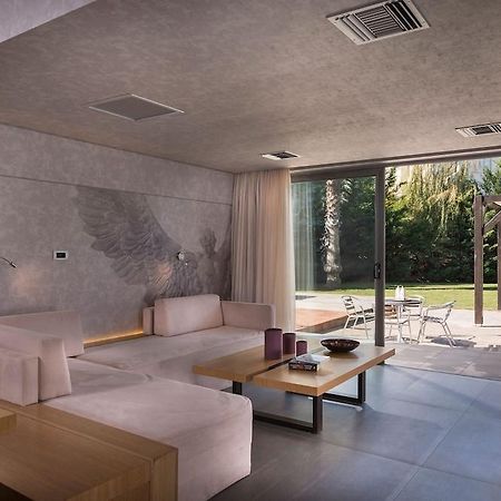Ikaros Hotel Chania  Buitenkant foto